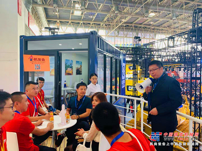 聚北京 向未来 机友会用户观展团再掀BICES 2019 “红色旋风”
