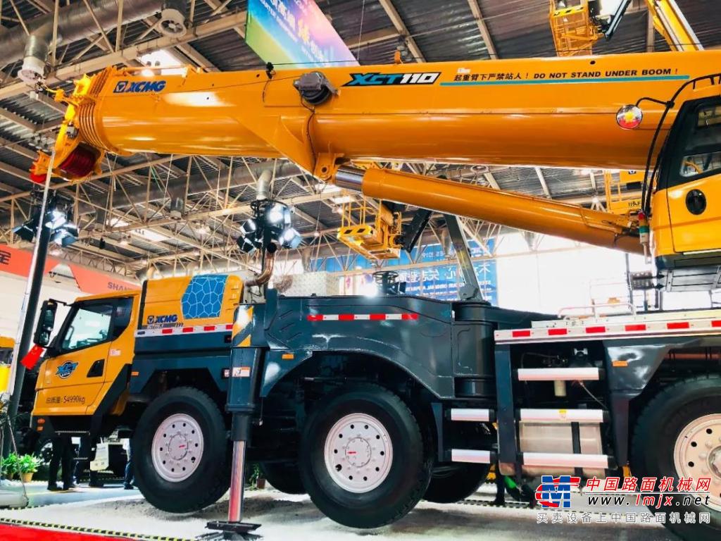 徐工“G一代领航版”起重机压阵北京国际工程机械展
