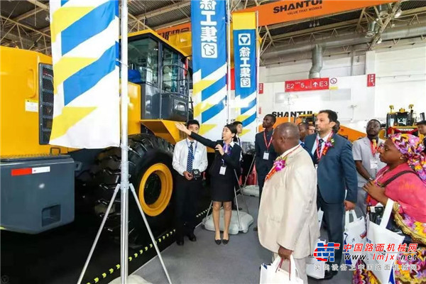 助力非洲发展，徐工这样做！
