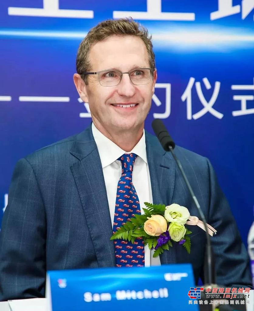 柳工携手胜牌达成全球战略合作，树立合作共赢典范