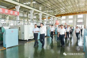 烟建集团有限公司董事长唐波一行来宾参观方圆集团