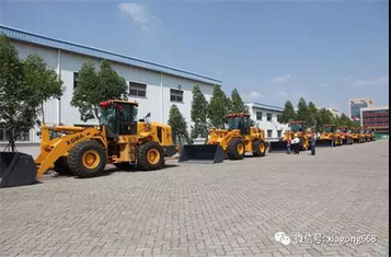 厦工N系装载机批量验收暨安全操作与维护保养专题培训会在莆田港顺利举行