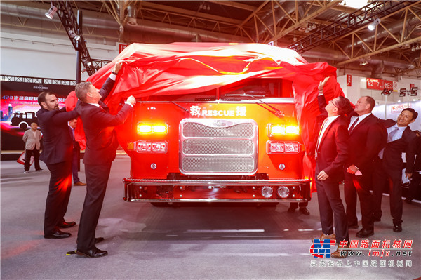 豪士科集团于2019中国消防展推出全新超高层供水消防车