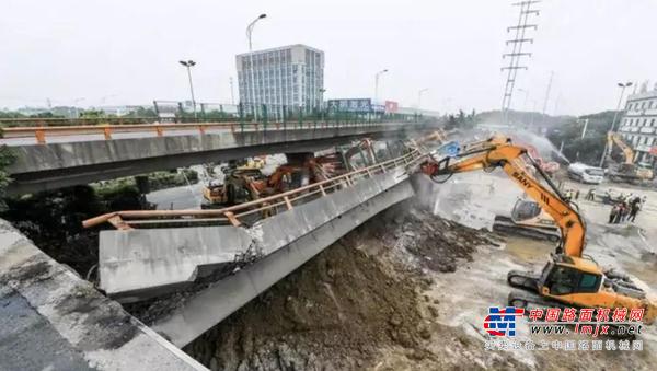 治理超载势在必行！雷萨轻量化搅拌车保您上路无忧！