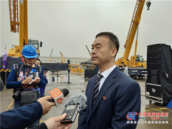 徐工起重机孙建忠：实现珠峰登顶目标，需要更好地聚焦产品本身