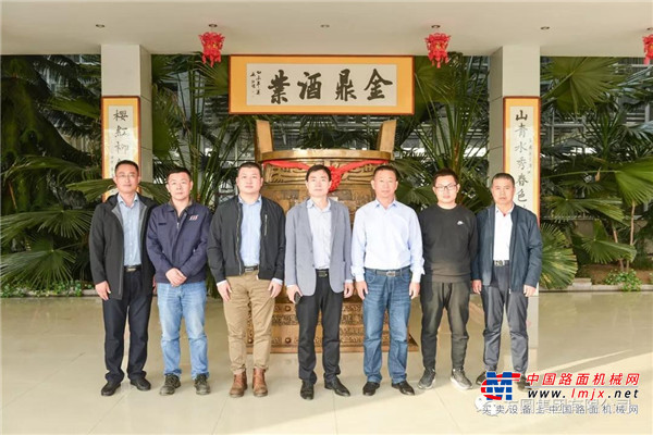 青岛天时海洋石油装备有限公司总经理王复东一行考察方圆集团