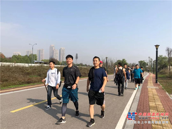 不懼前路 蓄勢待發 | 記國際營銷后備人才50公里拓展行