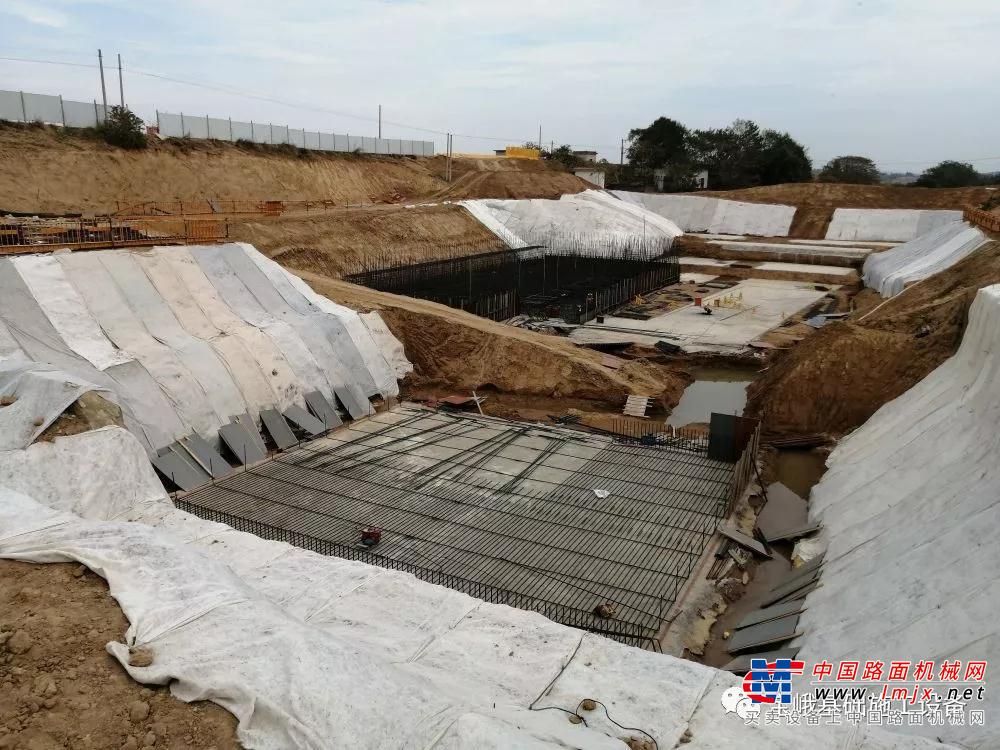 宝峨CSM 35 双轮铣深搅设备参建江西航电枢纽工程，优质高效环保新工法成功用于坚硬复杂地层