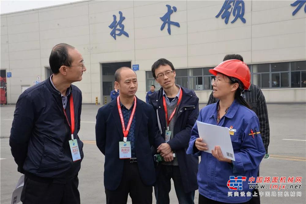 徐工智慧物流园即将开建 全球物流行业代表参观徐工汽车