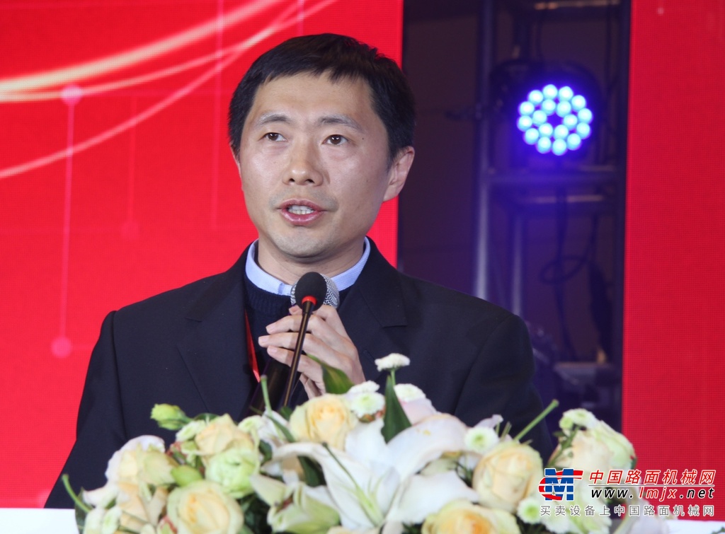 三一重工第6000台摊铺机成功下线，无人驾驶摊铺机震撼登场！