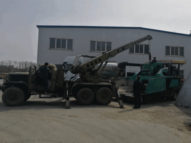 新中国第一台5吨汽车起重机在这里诞生