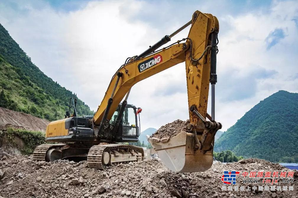 助力绿色矿山建设丨徐工挖机荣获砂石行业优秀设备供应商奖