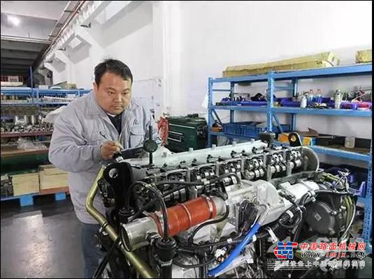 华菱星马：迎难挑重担 “国六”在前行 ——访发动机研究所所长吕林