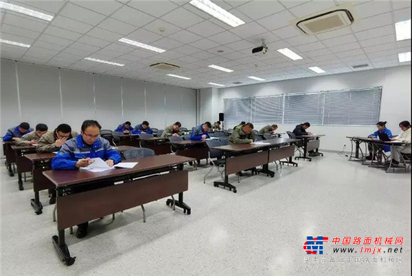 小松（中国）第三十一届代理店 “三会”人才考试在江苏常州隆重举行