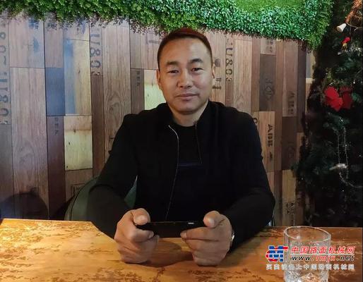 一次入手四台QY25K5-1！跨行创业9年，这位吊装门外汉靠什么逆袭成为当家人？