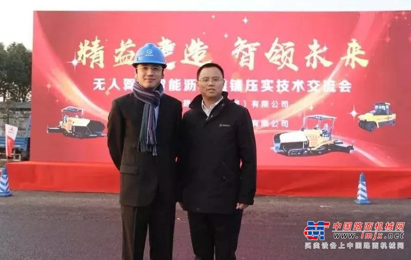 全球首秀丨三一无人驾驶智能摊铺及压实施工燃爆上海滩