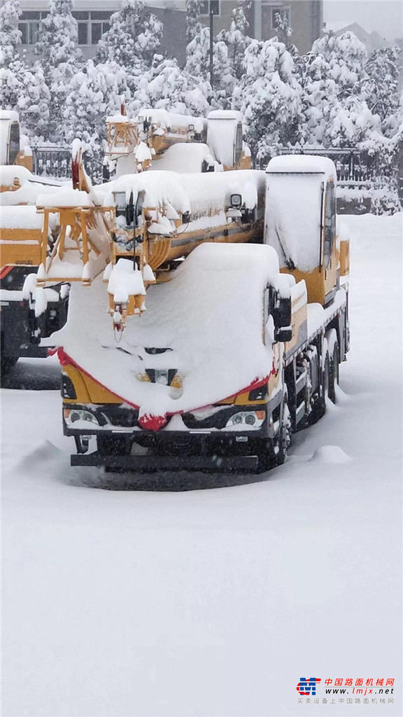 今日大雪 | 柳工起重机，许你一场飞雪如梦！