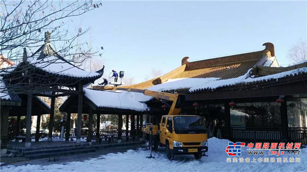 今日大雪 | 柳工起重机，许你一场飞雪如梦！