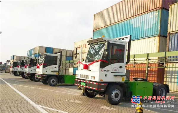 三一純電動港口牽引車廈門批量投運，充電1小時干活一整天
