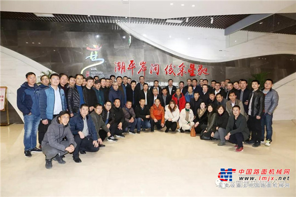 方圆集团组织人员到胶东红色文化陈列馆、烟台国际工业设计小镇参观学习