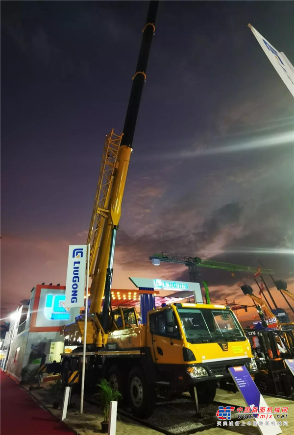 EXCON 2019 | 柳工TC600C5惊艳亮相印度，尽显大国重器风采！