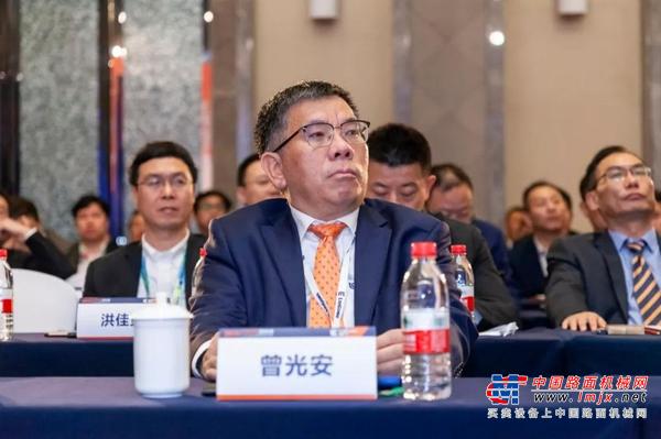 坚志勇为，智赢未来 | 2019年柳工国内经销商商务大会成功举行