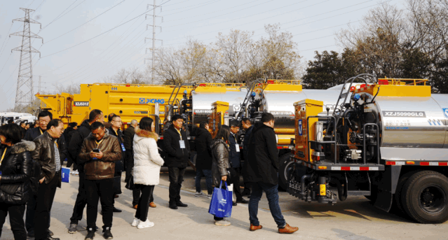 养护超市发布！第60台沥青站交车！徐工养护再次定义行业新标准！