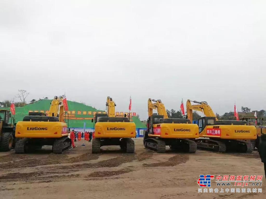 年底放大招，柳工助阵西南部地区百亿工程