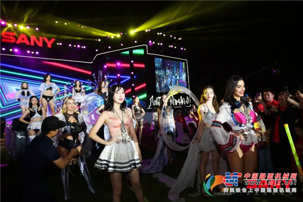 砼心砼创 共享共赢丨2019三一重工泵送年度答谢盛典点亮三亚夜空