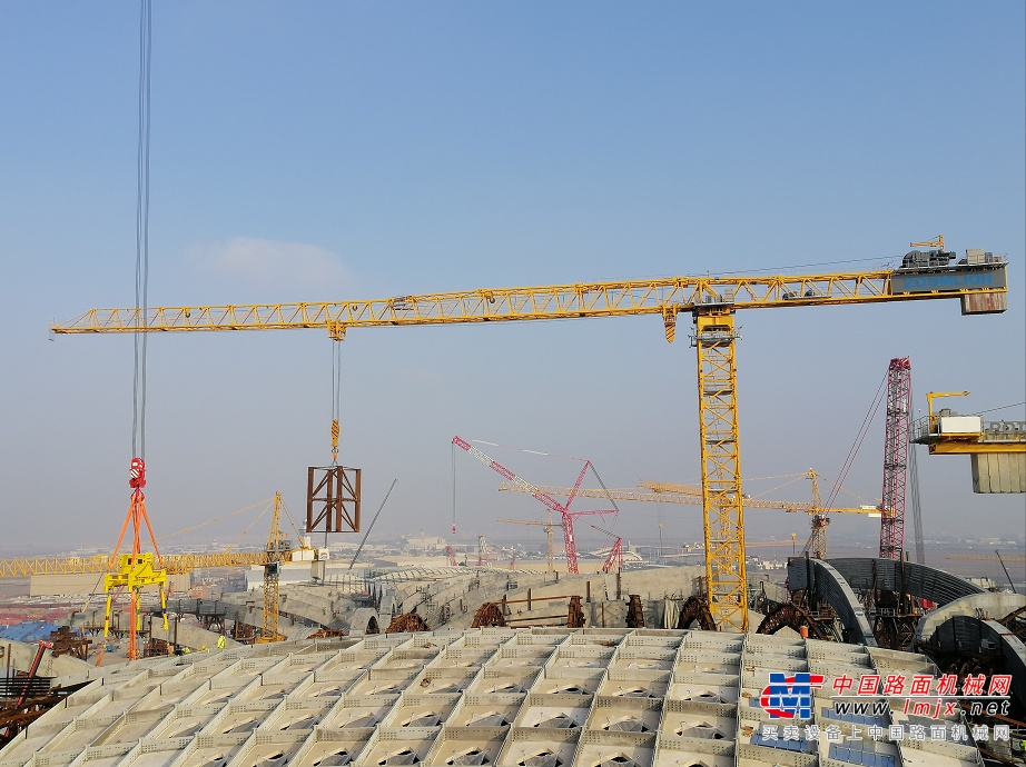 中國出口最大噸位塔機進駐科威特施工 中聯重科海外再創新記錄