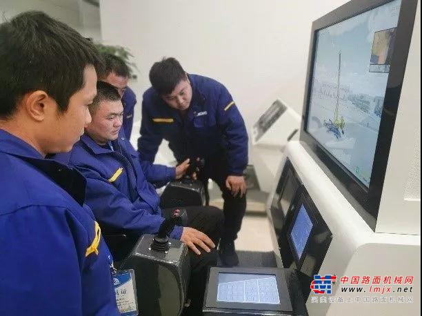 徐工：在这里！一年有300余名专业服务人员“镀金”再出发