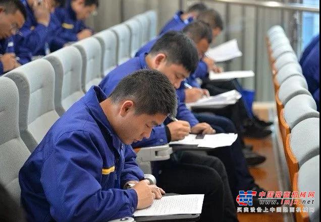徐工：在这里！一年有300余名专业服务人员“镀金”再出发