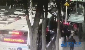 青海西宁道路坍塌已至9人死亡，道路检测，势在必行！