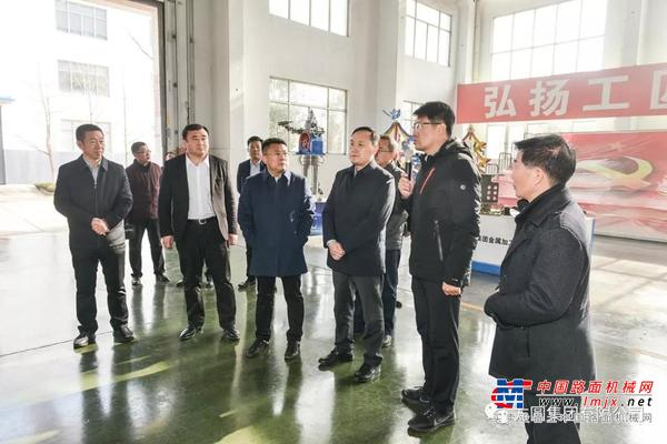烟台市委副书记吴承丙一行领导来方圆集团看望一线职工