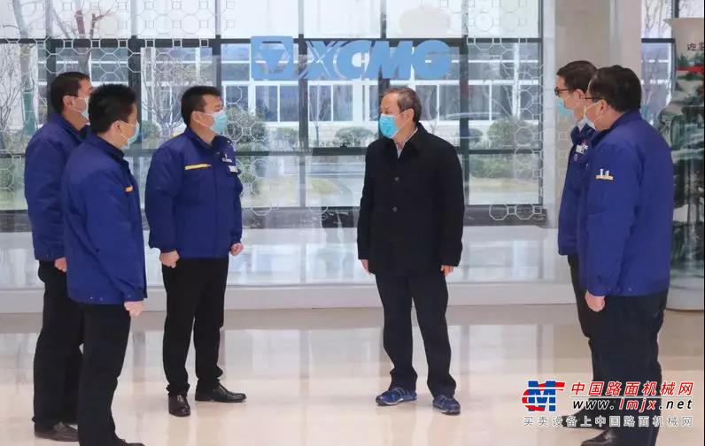 打赢疫情防控阻击战！王民董事长到徐工消防检查指导疫情防控工作