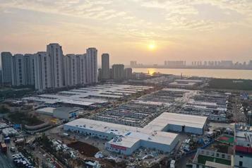 徐工：抢建方舱医院的吊装英雄：我都是从火神山来的