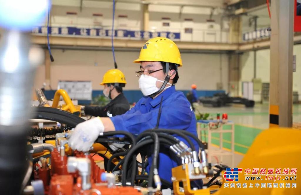 柳工：打赢疫情阻击战 智胜经营攻坚战