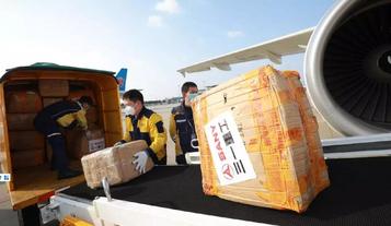 截至今天，三一已累计运回180万只口罩、11万套防护服