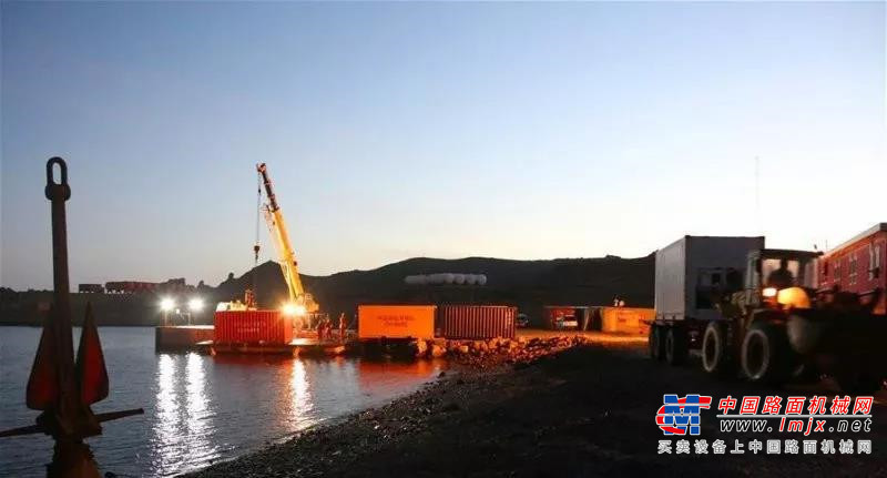 助力极地科考，柳工在行动|“雪龙2”号完成南极长城站卸货任务