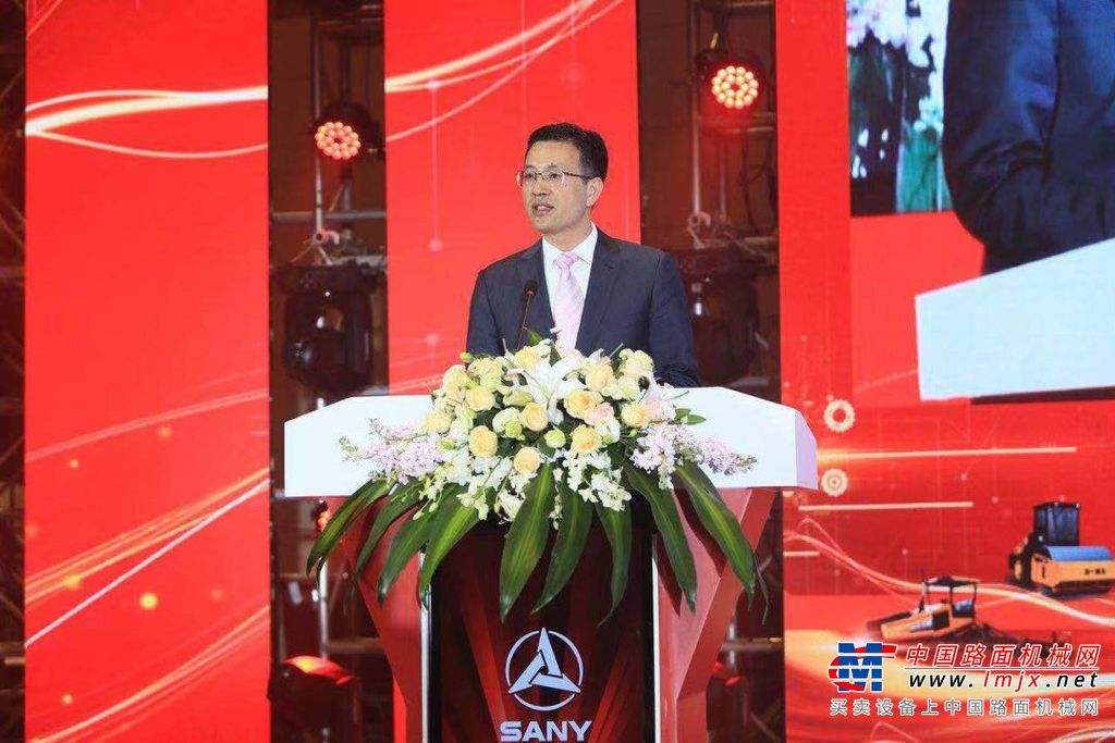 三一无人驾驶智能摊铺压实技术交流会暨第6000台摊铺机下线仪式闪耀银城