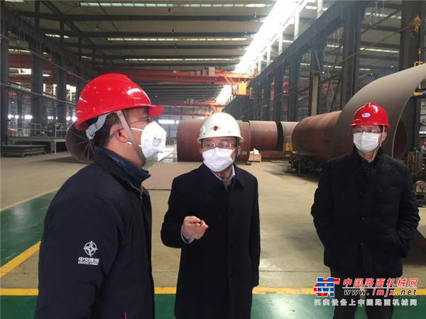 中交西筑复工首日，党委书记、董事长杨向阳带队检查公司复工及防疫工作