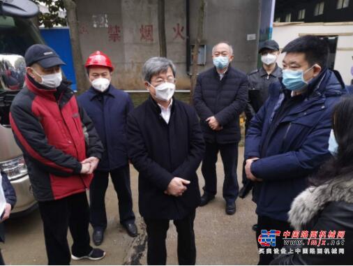 中央指导组副组长陈一新视察由汉阳市政参建的长江新城方舱医院
