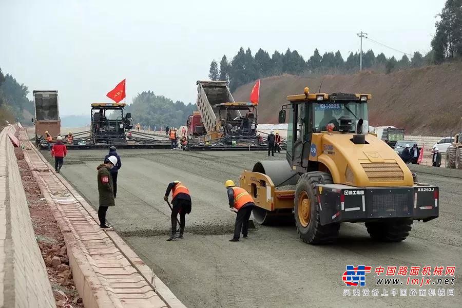 重大项目进行时！徐工成套设备助力成都天府机场建设！