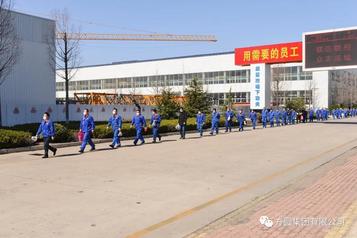 方圆：改变就餐方式 落实防疫规范