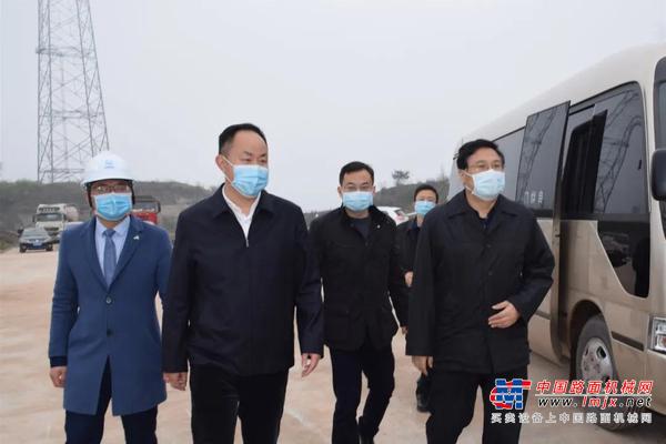 重庆市市委常委、常务副市长吴存荣一行，视察三一绿建项目建设