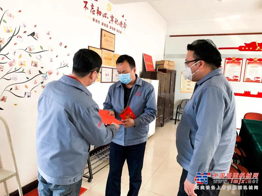 致敬！抗疫一线的西筑家属