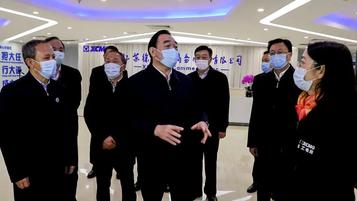 市委书记周铁根勉励徐工电商加快做大做强