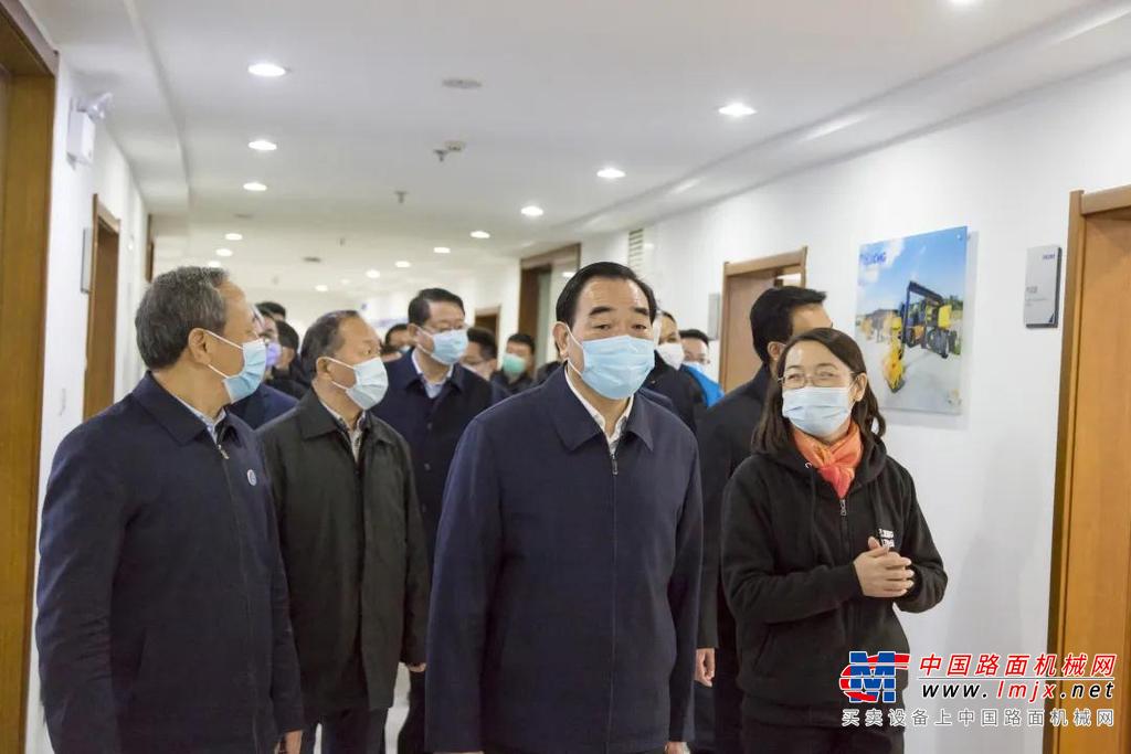 市委书记周铁根勉励徐工电商加快做大做强