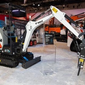 山猫在美国拉展上展示电动概念挖掘机