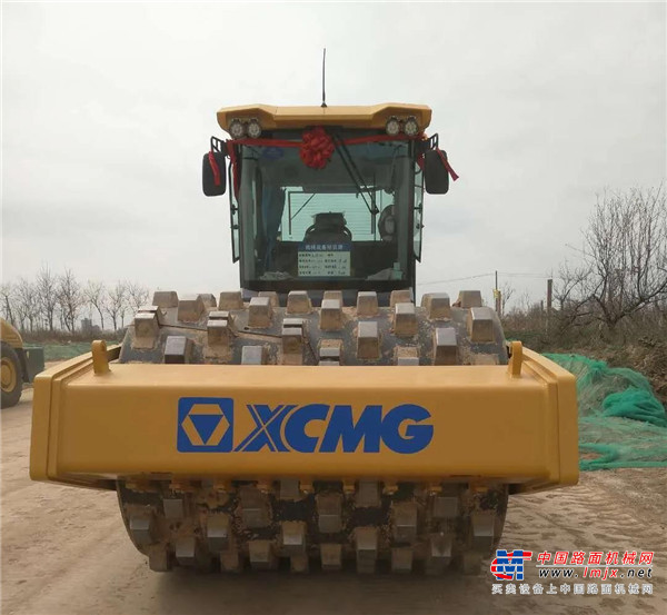 复工复工！徐工5系睿龙压路机XS265JS助力祖国各大工程建设！